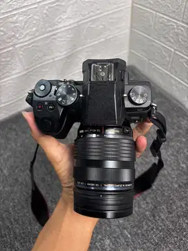 Lumix G85 + Lensa Olympus Pro 12-40mm