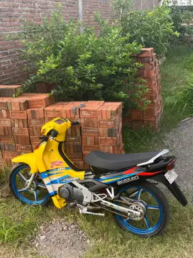 Satria 2-tak kuning