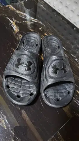 Sandal Under armor fit 43