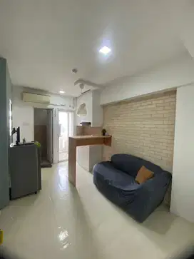 Sewa Tahunan apartemen the green pramuka city 2 kamar furnished
