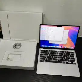 Macbook Air M2 13 inch iBox 8/256 Like New