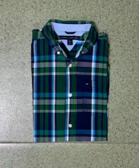Kemeja Tommy Hilfiger