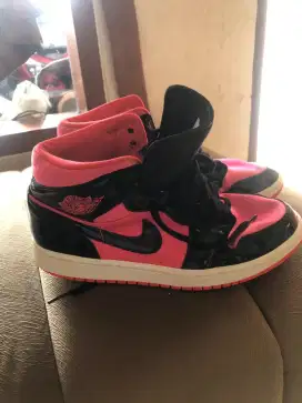 Sneaker Second Branded