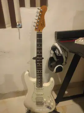 Gitar Elektrik Fena Stratocaster ST STD White