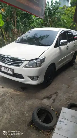 Grand Innova 2012