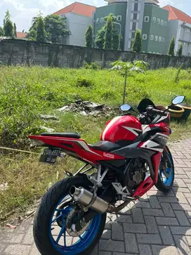 CBR 150 R Facelift Terawat, Ban depan belakang tebal (Siapa Cepat Dia