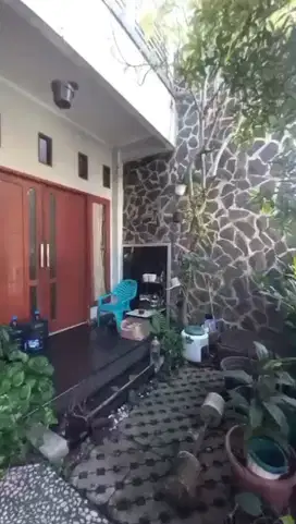 Dijual rumah second 2lantai siap huni di jatiwarna