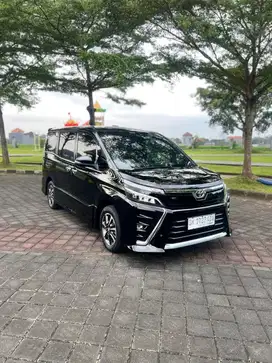 Toyota Voxy 2018 dp 27jt