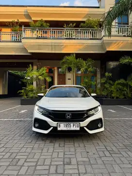 CIVIC 2017 1.5E TURBO HATCHBACK ISTIMEWA
