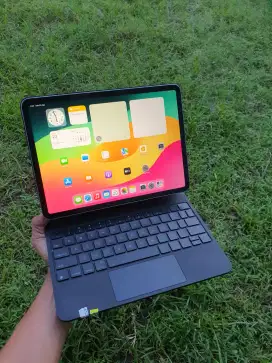 IPad Pro 11 inch Generasi 4 128 GB LIKE NEW