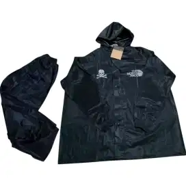 Jas Hujan The North Face Mastermind