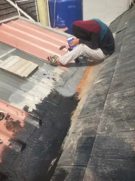 Tukang perbaikan atap bocor dan renovasi rumah dll