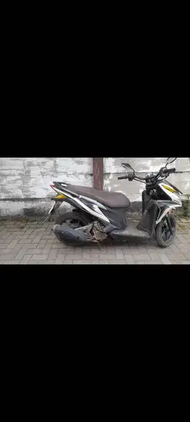 Vario 125 old black white