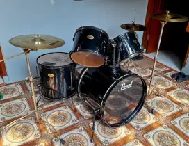 Drum Set PEARL TARGET