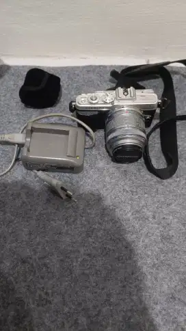 Kamera Mirrorless Olympus PEN E-PL 7