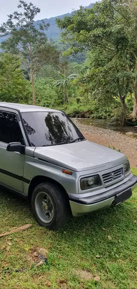 Dijual 1 unit Suzuki Escudo JLX