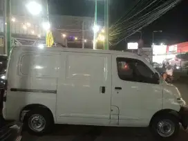 Grand max blind van