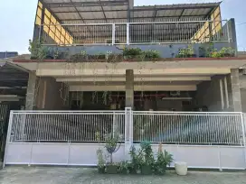 DIJUAL RUMAH 2 LANTAI + PERABOT (NEGO)