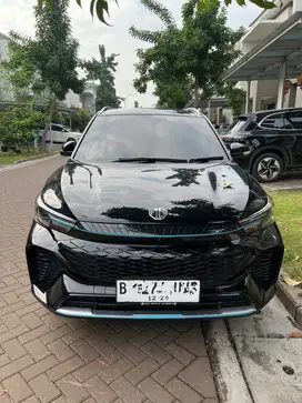 MG HEV 2024 hitam KM 8700 pajak desember