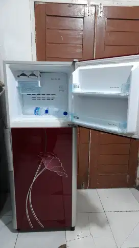 Dijual kulkas 2pintu polytron ori segel