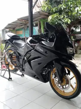 Ninja 250 dua silinder