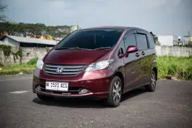 Family Car Nyaman Elegan Bergengsi