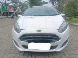 Ford fiesta 1.5 trend bensin AT 2013