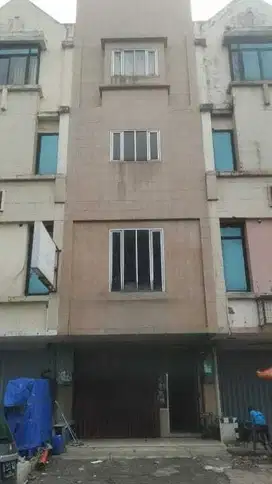 Ruko 4 Lantai di Bulevar Raya, Kelapa Gading, Jakarta Utara