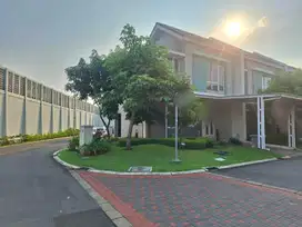 Rumah Cantik posisi Hoek View Pool Cluster Agnesi Gading Serpong