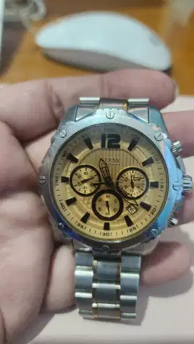 Dijual jam tangan merk guess w0166g2 nego