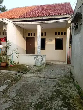 Rumah di kontrakan per tahun