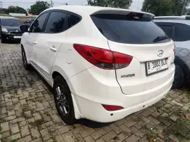 Hyundai Tucson 2wd matic 2.0 2013 Joss pol