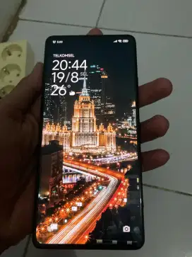 Poco F5 8/256gb