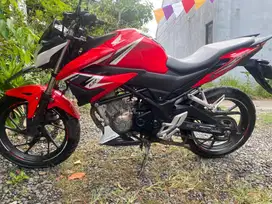 Dijual CB150R KM rendah,lokasi tegal kota. Barang istimewa.