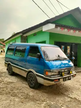Mazda e2000 lengkap murah