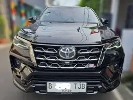 Toyota Fortuner (2024)