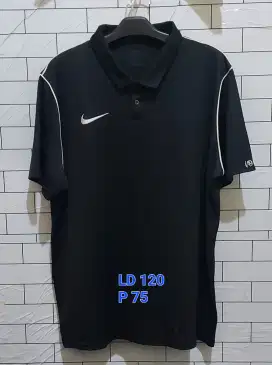 Kaos hitam Nike logo Japan