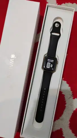 Apple Watch 5 40mm Gold