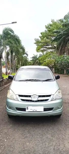 Toyota Innova G MT 2005.