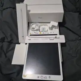 Ipad 7 (2019) 32gb wifi only + apple pen gen 1
