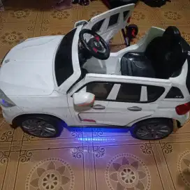 Mobil aki anak.