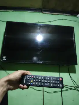 Dijual tv samsung 32 dan set top box infinix