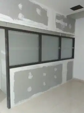 Pemasangan partisi gypsum