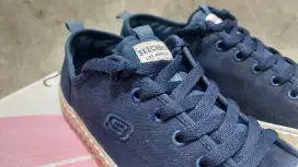Sepatu Skechers navy