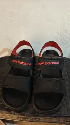 Sepatu Sandal NEW BALANCE (NB)