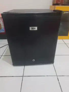 KULKAS PORTABLE MINI BAR HOTEL
