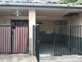 Di sewakan rumah / di kontrakan rumah lokasi tebet  (Nego)