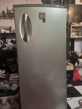 Di Jual kulkas 1pintu Merk Politron