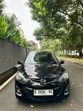 Mazda 2 tipe R AT 2013 istimewa