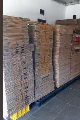 Kardus bekas tebal
